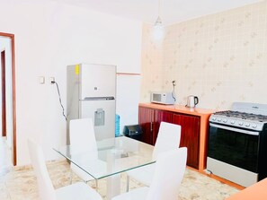 Microwave, stovetop