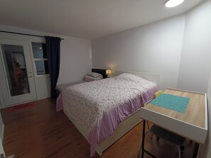 4 bedrooms, WiFi, bed sheets