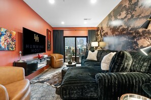 Téléviseur connecté, table de ping-pong