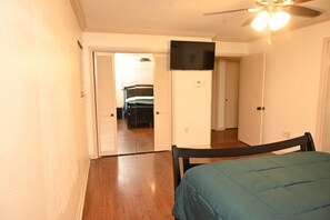 5 bedrooms, iron/ironing board, free WiFi, bed sheets