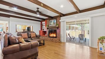 TV connectée, cheminée