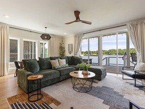 TV, fireplace - Barefoot Dreams Waterfront w/Flat Lot, Pool, Paddleboards (Winchester)