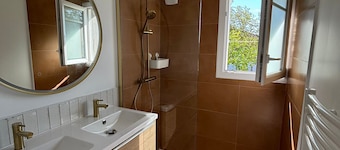 Close to the center and beaches! Renovated apartment, ideal for families.
