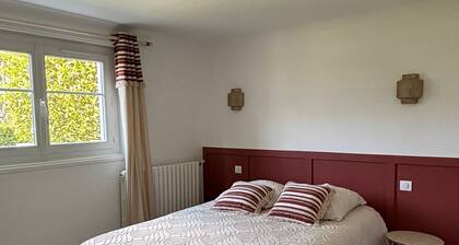 Close to the center and beaches! Renovated apartment, ideal for families.