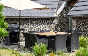 Outdoor dining - Lovely home in Ringkøbing with sauna (Ringkøbing)