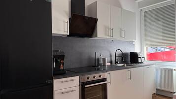 Kühlschrank, Ofen, Herdplatte, Geschirrspüler