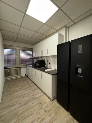 Kühlschrank, Ofen, Herdplatte, Geschirrspüler