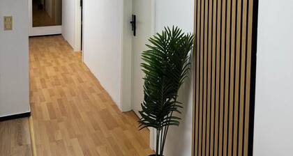 Dreieich Wohnung 10 Personen - 8 Einzelzimmer Parkplatz LKW