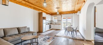 Hillside Apartment Gjirokastër | 2 by PikHost