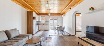 Hillside Apartment Gjirokastër | 2 by PikHost