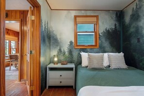 2 soverom, strykejern/-brett, reiseseng for barn og wi-fi