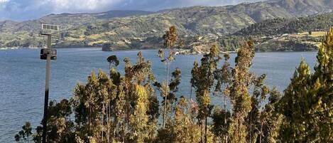 Doppia Classic, vista lago | Area soggiorno