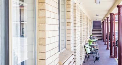 Lilac City Motor Inn 2 Bedroom Interconnect 9/10