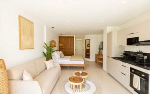 Caja de seguridad en la habitación y escritorio