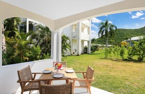 Premium Suite, Garden View | In-room safe, blackout drapes, free WiFi