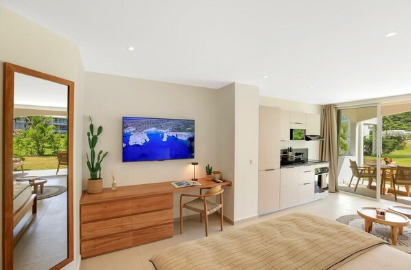 Premium Suite, Garden View | In-room safe, blackout drapes, free WiFi