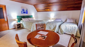 Firemannsrom – superior | Safe på rommet, skrivebord for bærbar PC, wi-fi (inkludert) og sengetøy