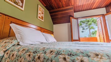Superior Twin Room | In-room safe, laptop workspace, free WiFi, bed sheets