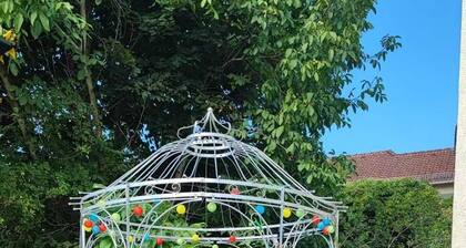 Spacious 4-room apartment with terrace and garden