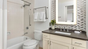 Hårføner og håndklær