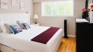 2 bedrooms, iron/ironing board, WiFi (free), bed sheets - Cozy 2BR Villa · Garden View · Near Beach, local specialties Provided as gift 
 (Surrey)