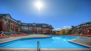 Pool - Marriott's Timber Lodge Studio: Your Gateway to Tahoe Adventures and Relaxation (South Lake Tahoe)