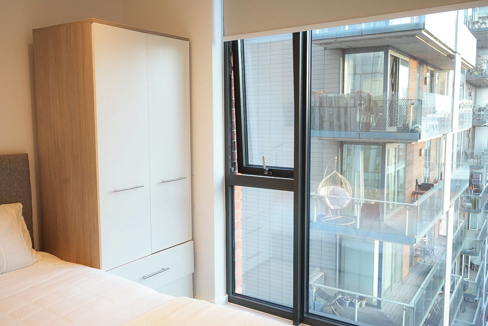 2 bedrooms, iron/ironing board, WiFi