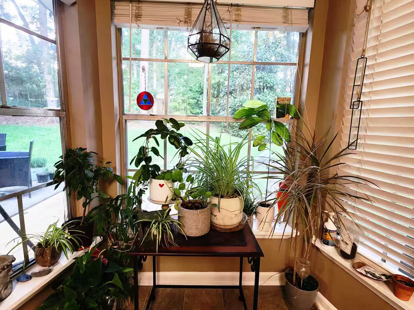 المنشأة من الداخل