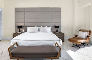 4 bedrooms, desk, iron/ironing board, free WiFi