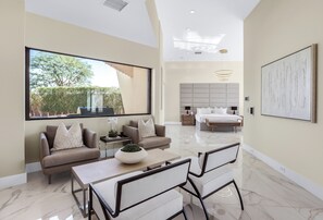 4 bedrooms, desk, iron/ironing board, free WiFi