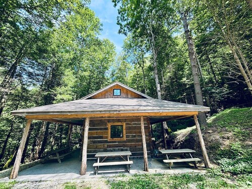 The Rustic Ave. Red River Gorge