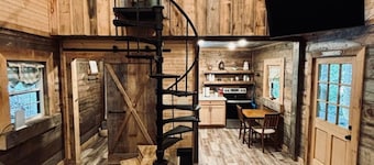 The Rustic Ave. Red River Gorge