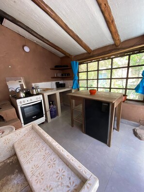 Family House, 2 Bedrooms, Kitchen, Mountain View | Private kitchen