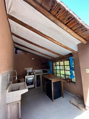 Family House, 2 Bedrooms, Kitchen, Mountain View | Private kitchen
