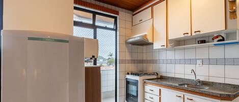 Basic Apartment | Private kitchen