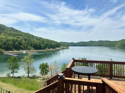 Cozy Riverside Retreat - Fireplace, River Views & Spring Adventures!