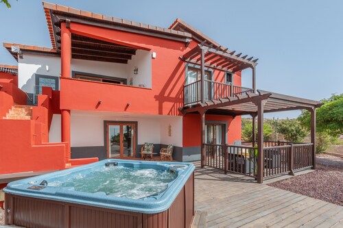 Vacation Home 'Justo El Desierto' with Sea View, Shared Terrace and Wi-Fi