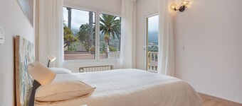 Vacation Home 'Mocan' with Sea View, Private Terrace and Wi-Fi