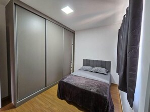 4 Schlafzimmer, Bügeleisen/Bügelbrett, WLAN, Bettwäsche