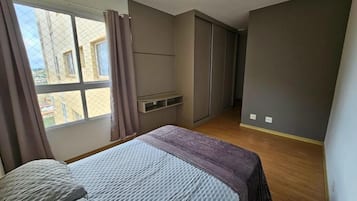 4 quartos, ferros/tábuas de passar roupa, Wi-Fi, roupa de cama