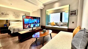 Free minibar, in-room safe, blackout drapes, soundproofing - Holiday Inn Hangzhou West Lake By Ihg (Hangzhou)