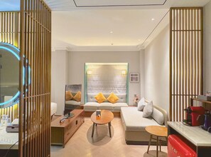 Free minibar, in-room safe, blackout drapes, soundproofing