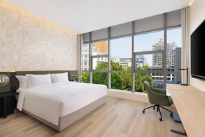 Down duvets, minibar, individually furnished, desk