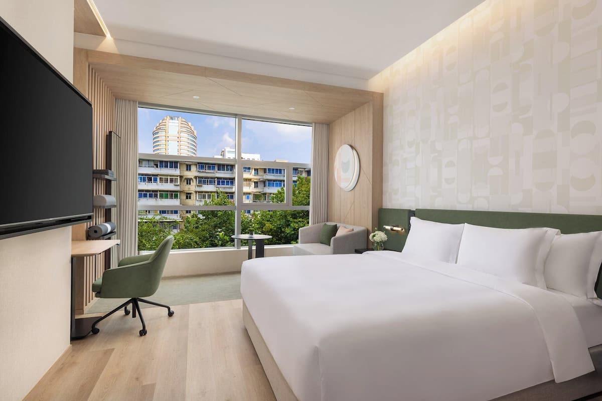 Habitación Premium, 1 cama de matrimonio grande | Edredones de plumas, minibar, mobiliario individual y escritorio