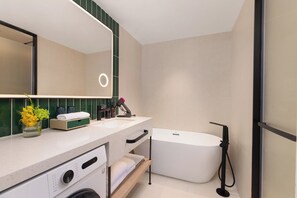 Ducha, cabezal de ducha con hidromasaje, artículos de tocador gratuitos