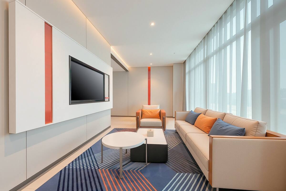 1 Bedroom Suite Stocked Minibar Included