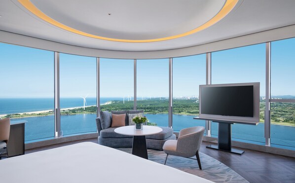 Premium Room, 1 King Bed, Sea View