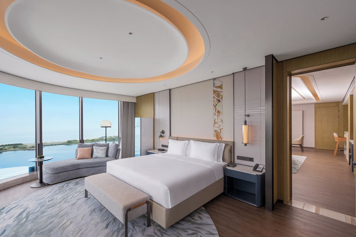 Executive Suite, Sea View