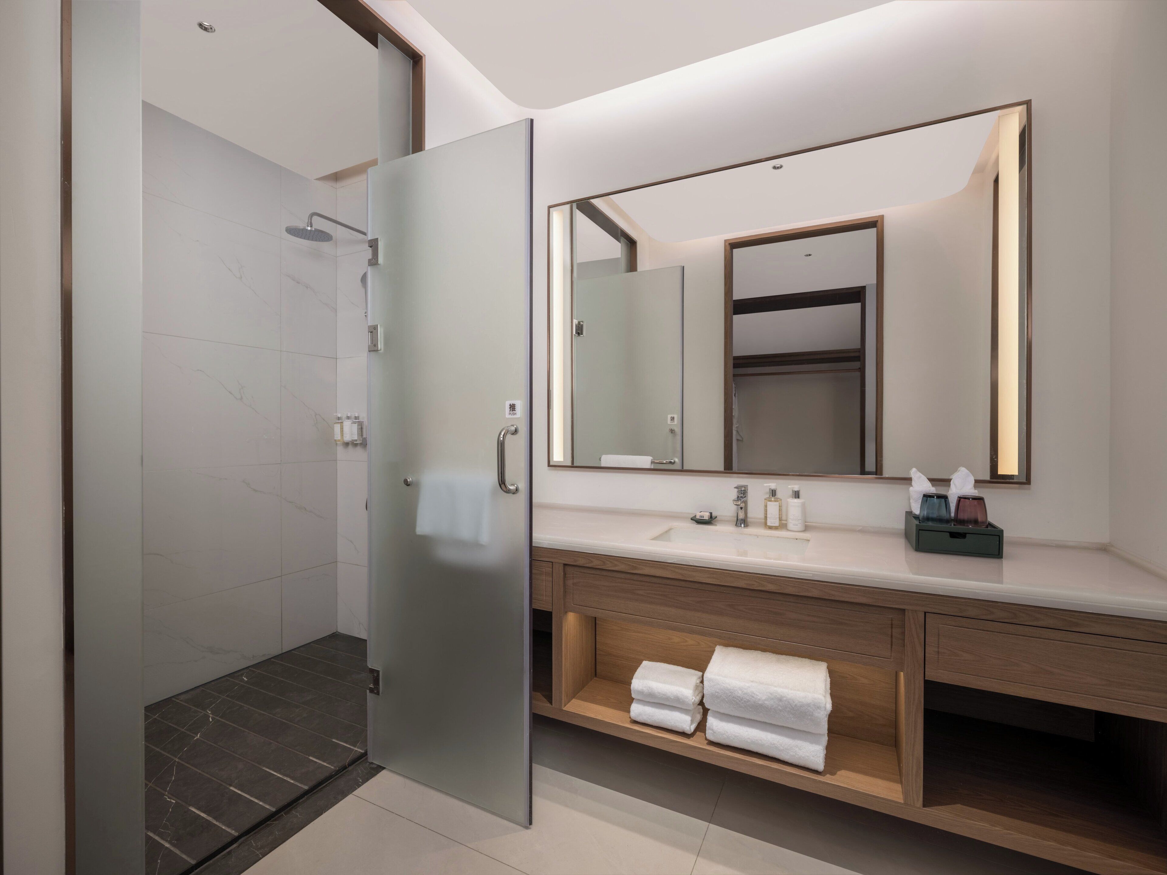 Free cots/infant beds, free WiFi, bed sheets