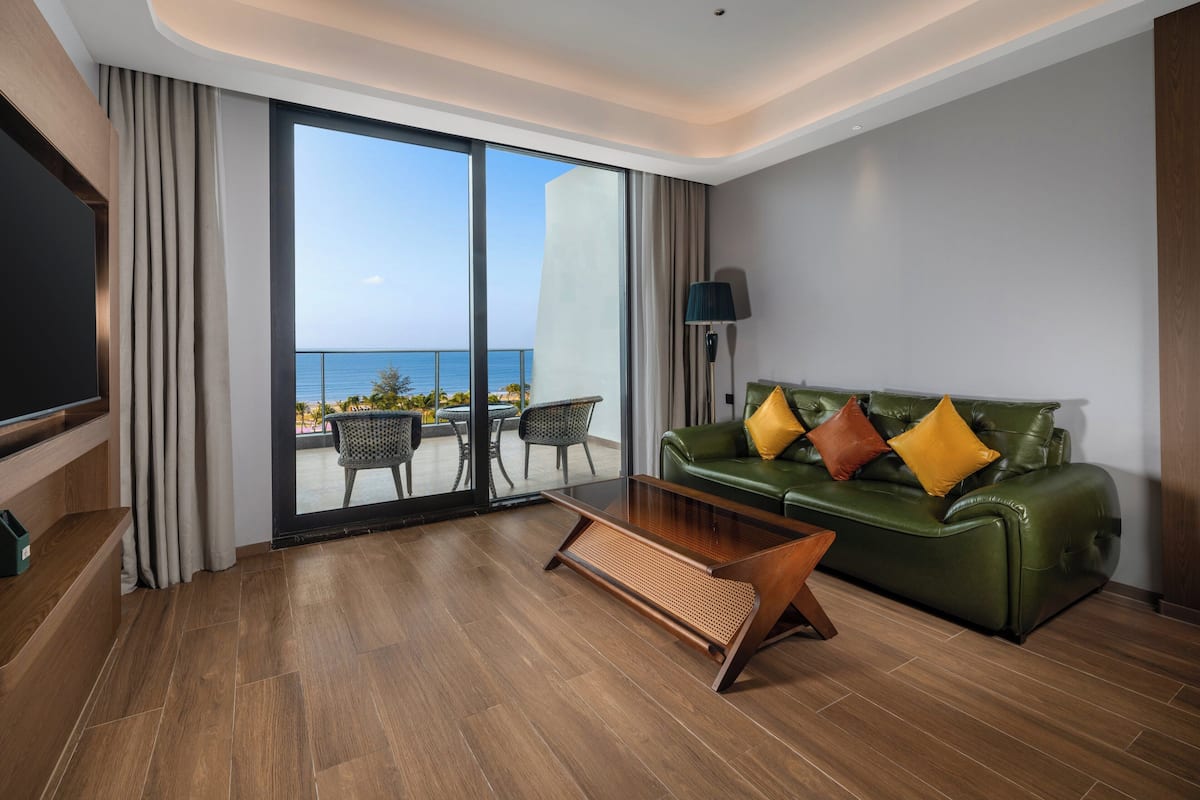 Suite, 1 Bedroom (Outdoor Bathtub, Seafront)